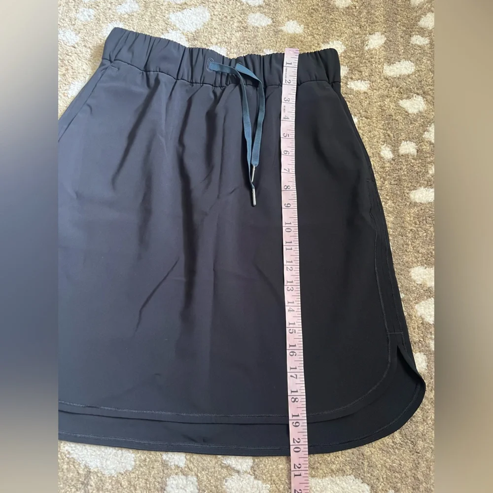 NWOT Lululemon On The Fly Skirt - Picture 4 of 5